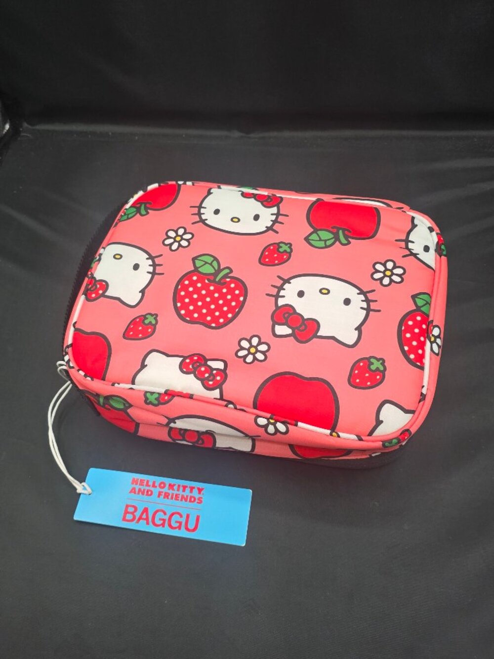 NWT Baggu Puffy Lunch box Hello Kitty Apple print
